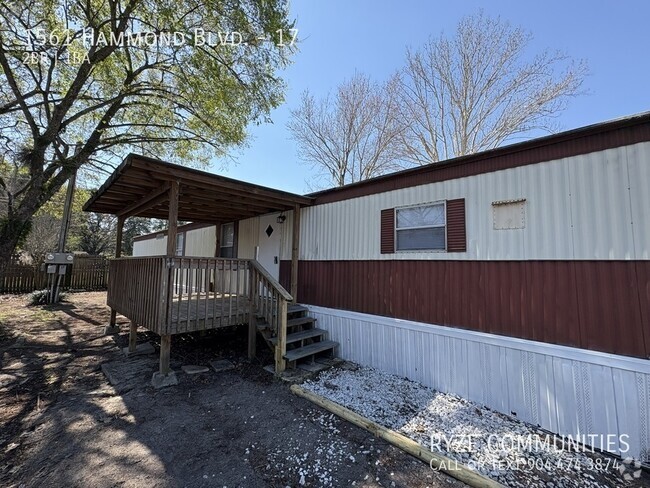 Building Photo - Huge Deck - Spacious Home - Fenced in Yard