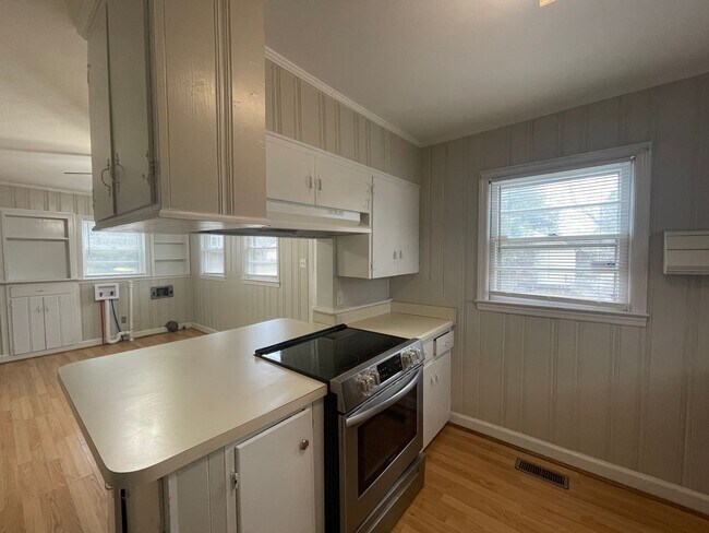 Photo - 25 Hollis St