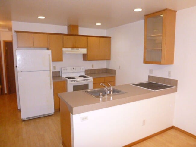 Building Photo - 1030 Mt Olympus Ave SE Unit #5