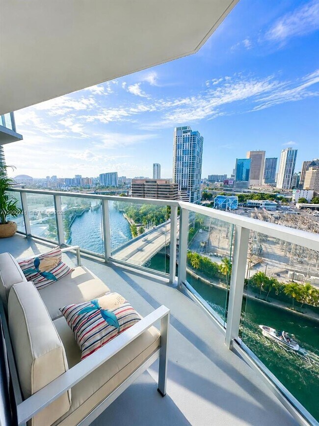 Photo - 185 SW 7th St Unit 1505