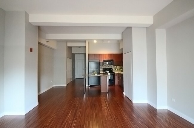 Photo - 47 E Lake St