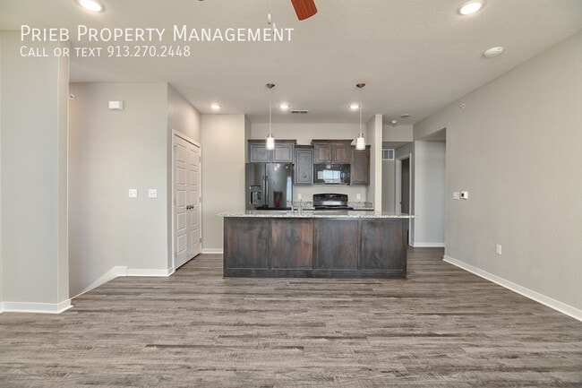 Photo - 12321 S Chelsea St Unidad 104