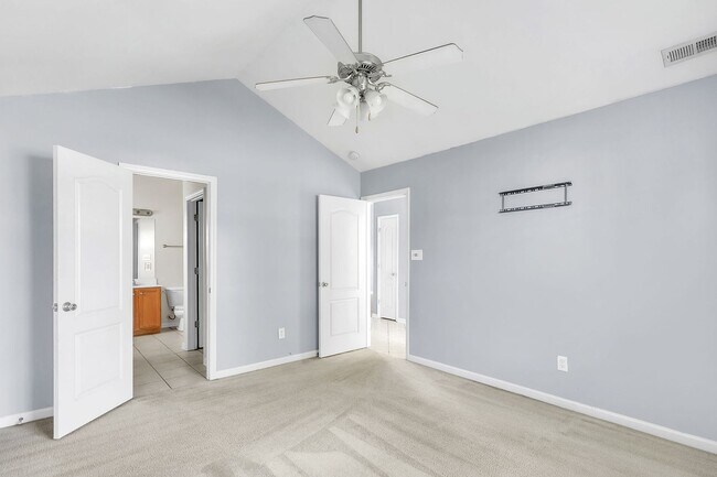 Photo - Follow the Yellow brick Road to 4906