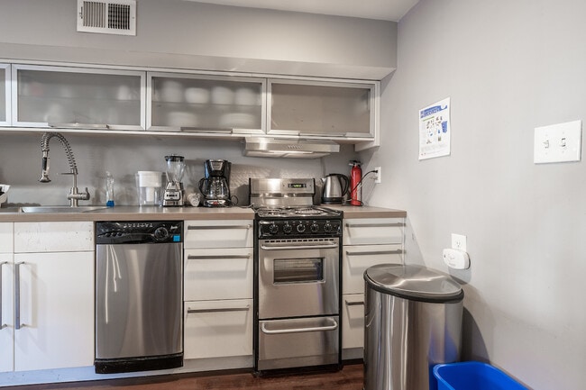 Photo - 1818 Calvert St NW Unit 1818