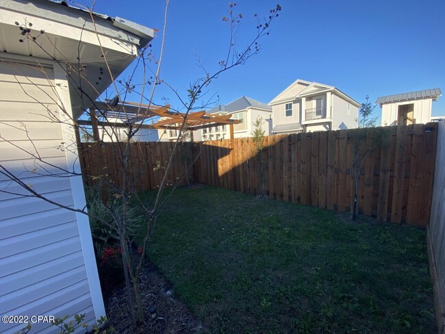 Photo - 401 Raven Ln