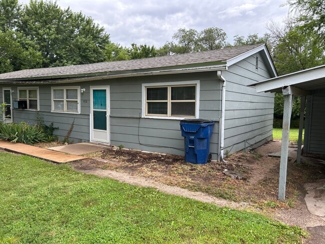 Building Photo - Myers408 Unit 408