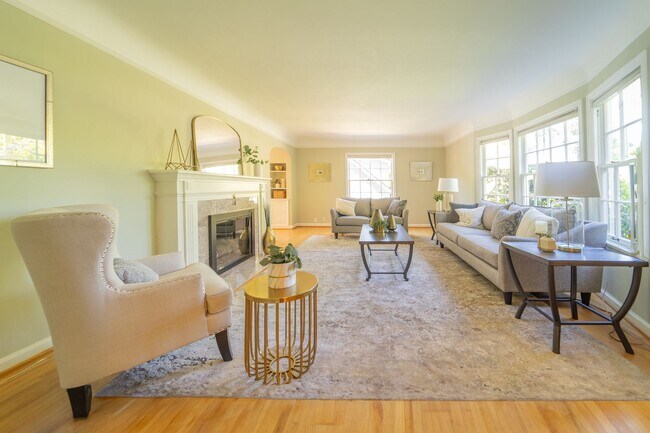 Photo - Enchanting Portland Heights 5BD House: You...