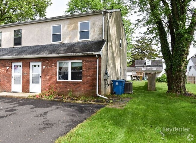Building Photo - 403 Avenue A Unit B Rental