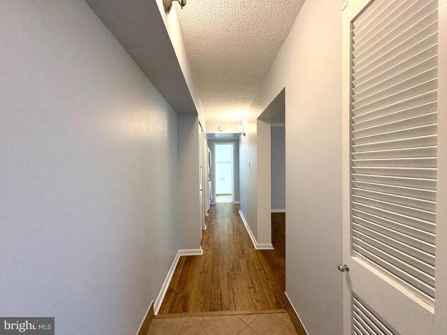 Building Photo - 11606 Stoneview Square Unit 66/1B