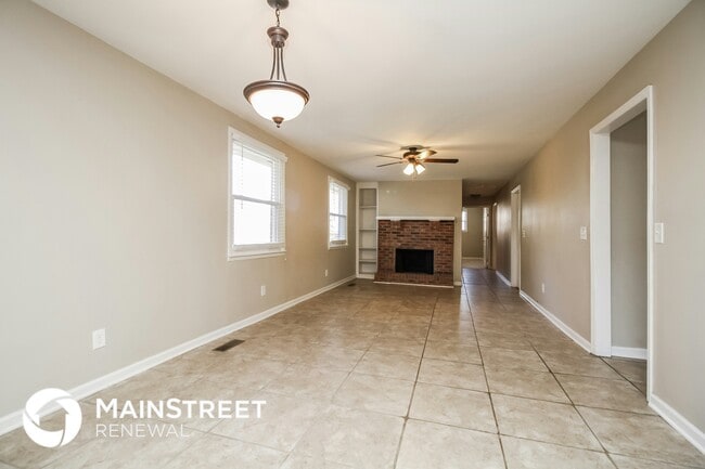 Photo - 156 John D St