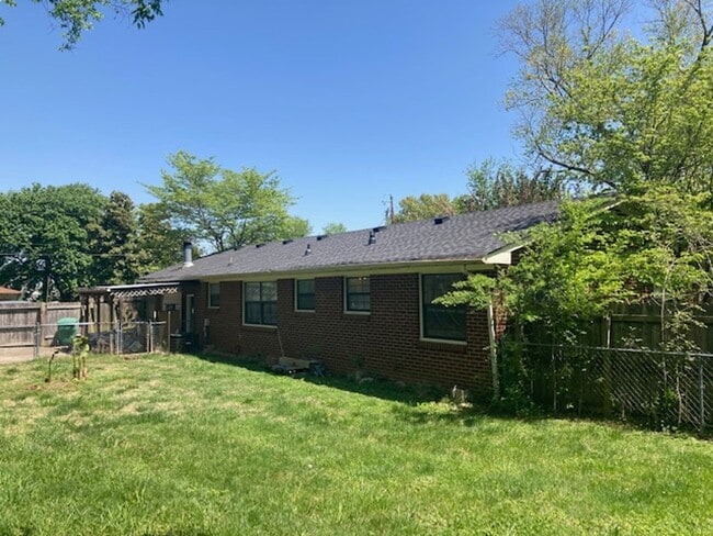 Photo - COMING SOON  3BR/21.5BA-1500 SF - Fenced yard