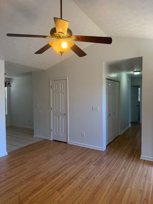 Photo - 3 Bedroom 2 Bathroom Ranch Home