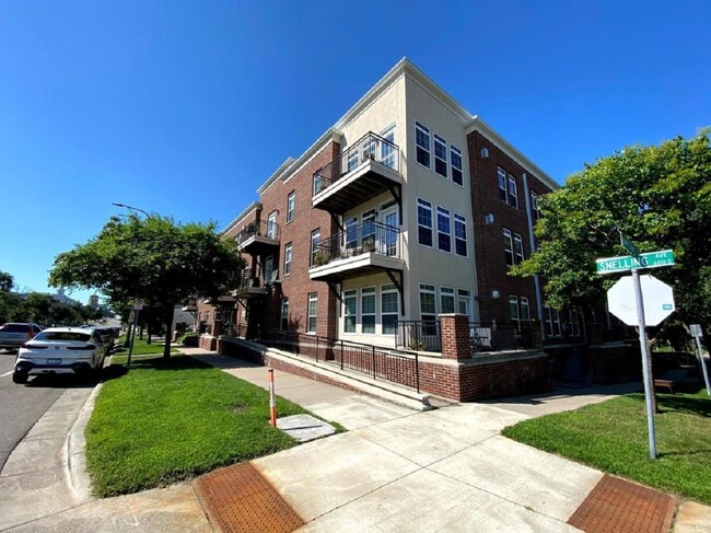 Photo - 605 Snelling Ave S Condo Unit 107