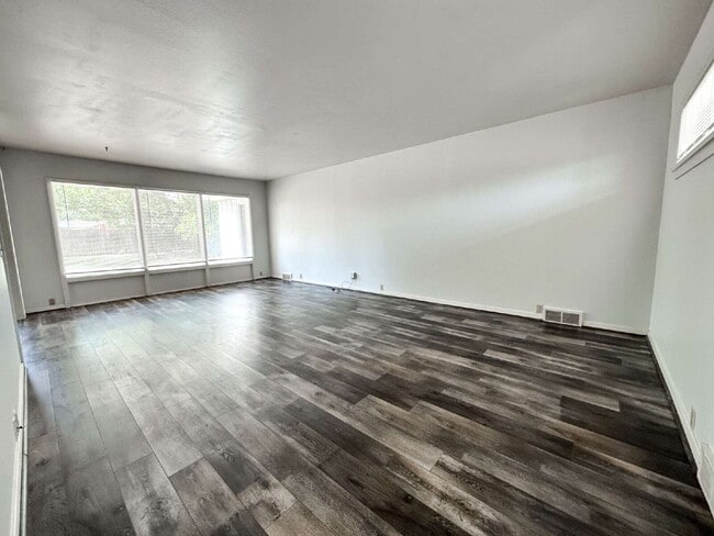 Photo - 3-Bedroom Home with Large Backyard!