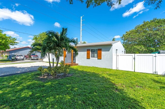 Photo - North 26th Avenue, Hollywood, FL 33020 - 3 BR 1 BA single-family home
