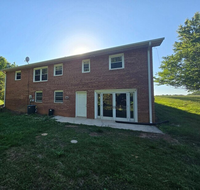 Photo - NEW RENTAL LISTING - TAYLORSVILLE