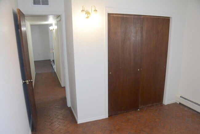 Photo - 604 Arno St NE Unidad 2