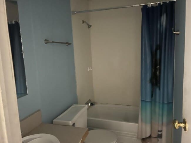 Photo - 834 N Main St