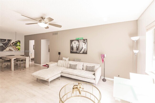 Photo - 5840 NE 22nd Way Unit 728