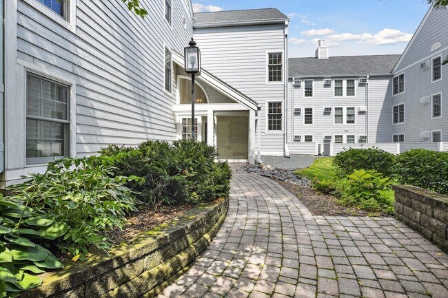 Photo - 603 Lake St