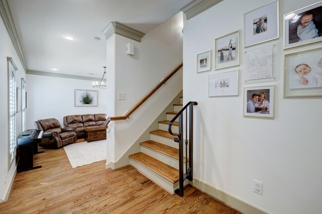 Building Photo - 514 Cortlandt St