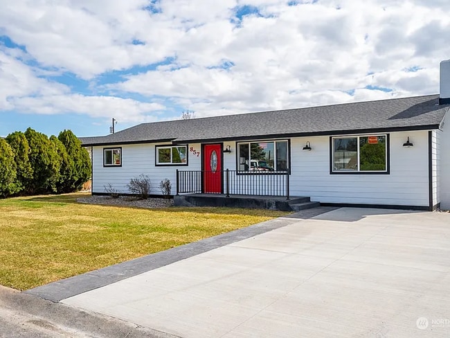 Charming 3 Bedroom Home - Charming 3 Bedroom Home