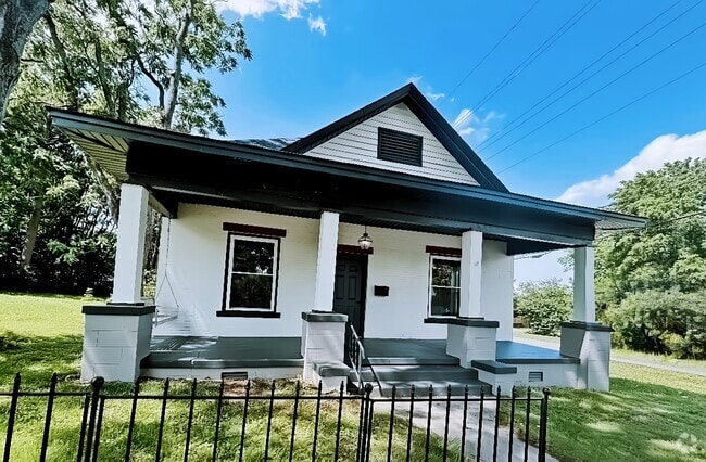 Building Photo - 321 E Main St Rental