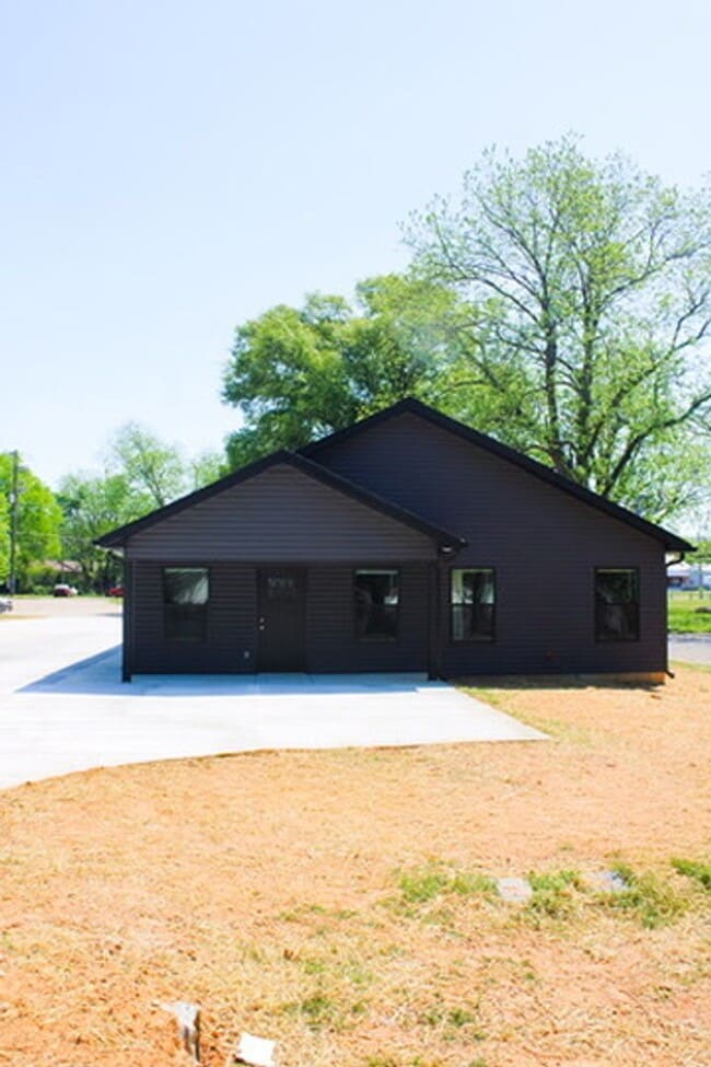 Building Photo - 211 Bundrum Dr NW Unit 2