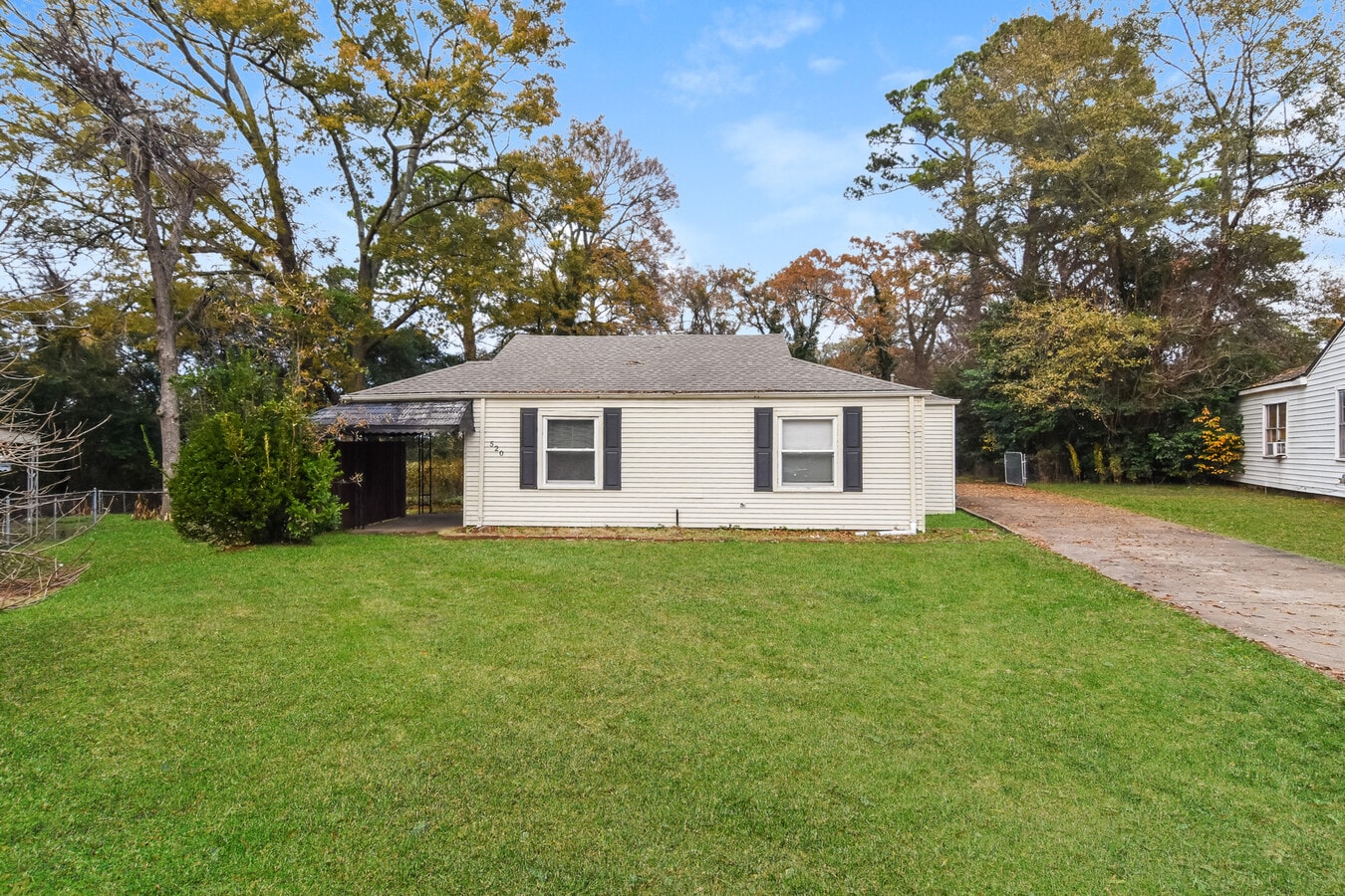 Photo - 520 E Shawnee Dr