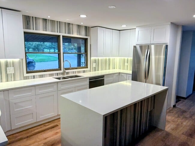 Photo - 27996 W Roberts Rd