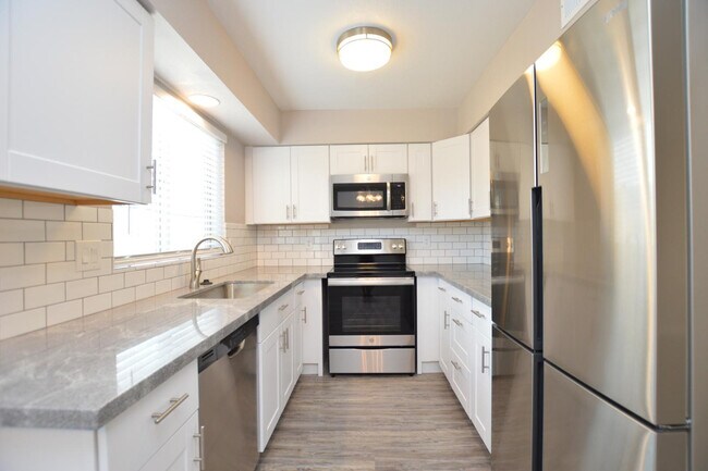 Photo - 785 N Arrowhead Dr Unit Apt 2