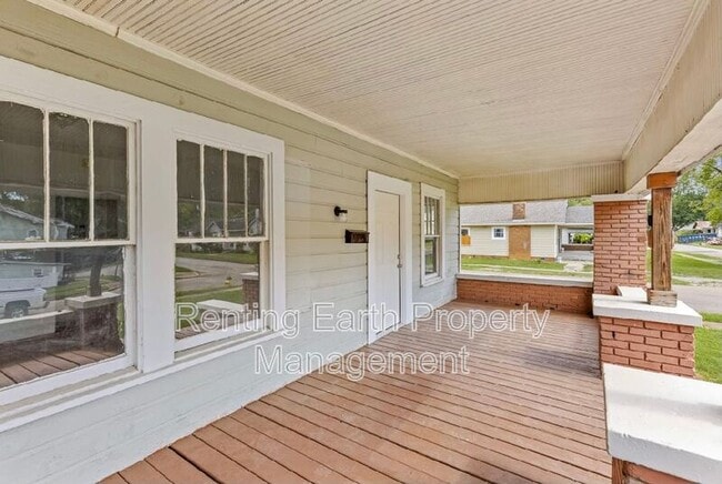 Photo - 4745 Court S