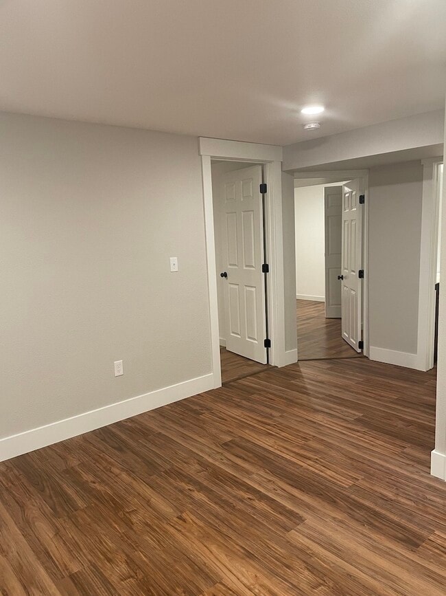 Photo - 1516 W Kent Ave Unidad Basement