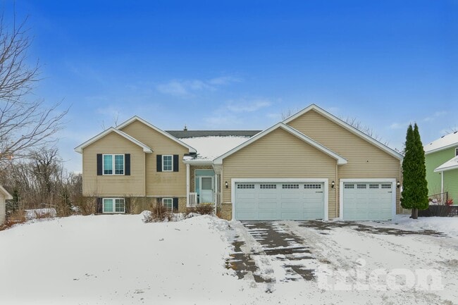 Building Photo - 20941 Independence Ave