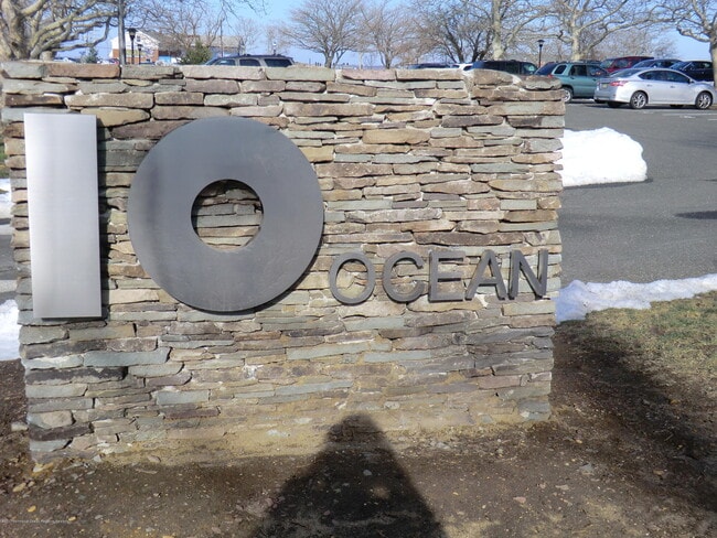 Building Photo - 10 Ocean Blvd Unit 6g Rental