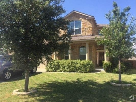 Building Photo - 700 Royal Burgess Dr Rental