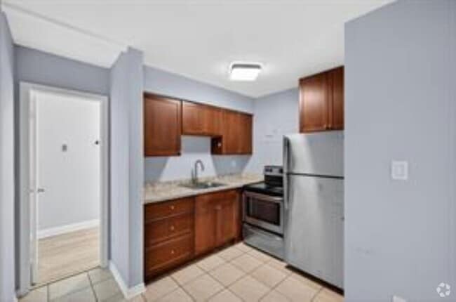 Building Photo - 1037 N Victoria Park Rd Unit 2 Rental