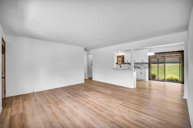 Photo - 248 Gladys Dr