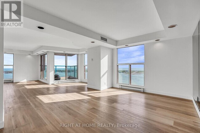 Photo - 99 Harbour Square Unit 3008