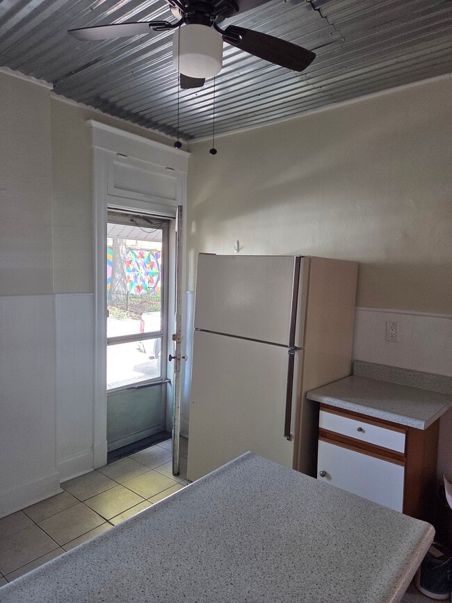 Photo - 229 E 5th St Unit 1