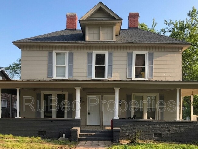 Building Photo - 201 E 3rd Ave Unit 3
