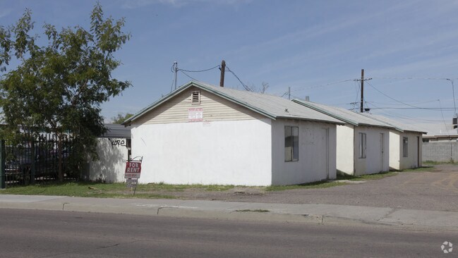 Photo - 2822 W Mcdowell Rd Apartments