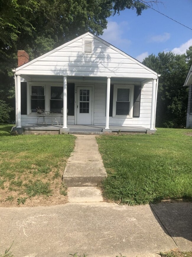 Building Photo - 3 Bedroom 1 Bath Home  Kingsport, TN