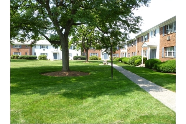 Primary Photo - Parson's Village Condominiums