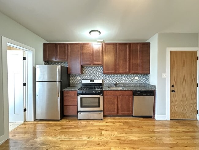 Photo - 843 W Diversey Pky Unit P