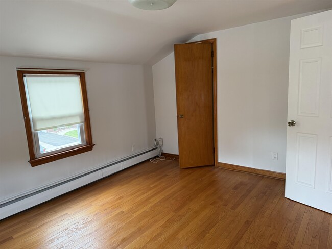 Photo - 654 Chase Ave