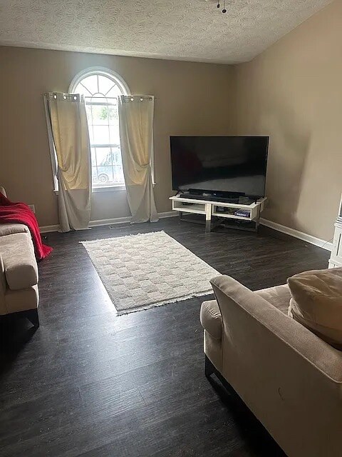Photo - Room in House on Valley Green Rd