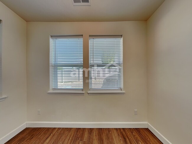 Photo - 3492 S Bartlett Ave