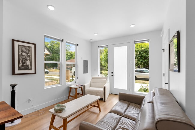 Photo - 6201 N Amherst St