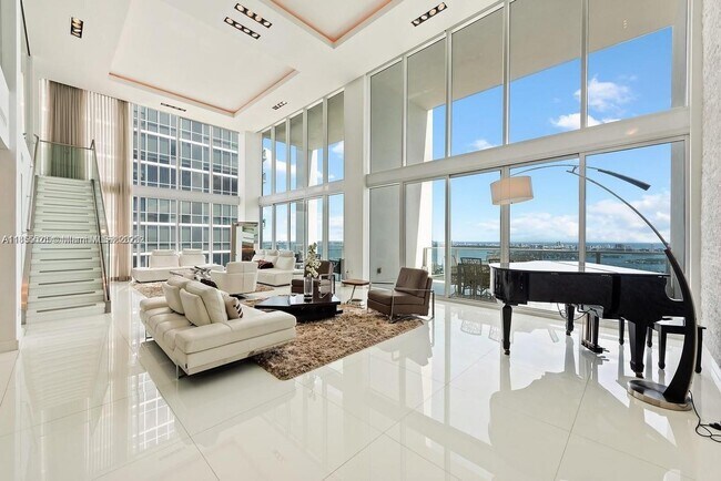 Photo - 1040 Biscayne Blvd Unidad 4403